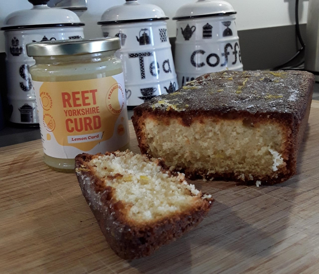 Reet Yorkshire Lemon Drizzle Cake – Reet Yorkshire Food